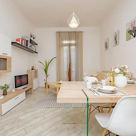Turrohouse-Duomo 12 Minutes Away Apartment Milan
